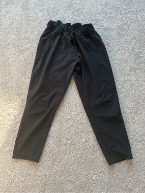 lululemon athletica Women's Black Elastic-Waist Joggers